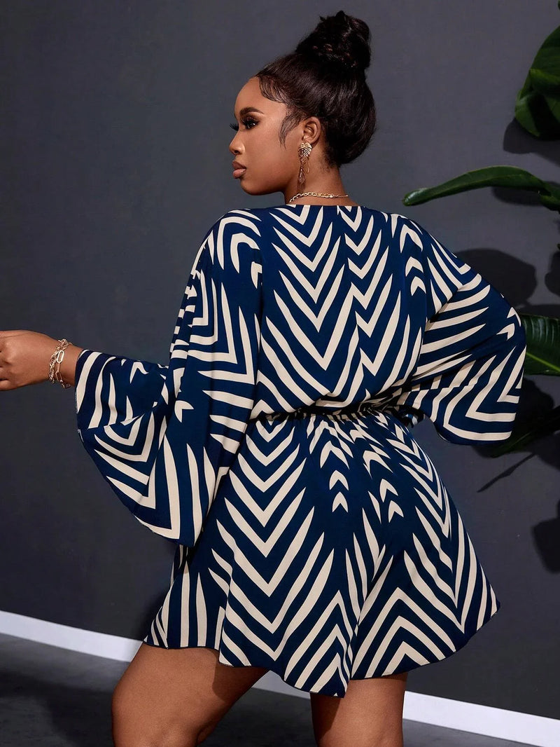 Macaquinho Casual Estampado com Gola V Raquel