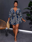 Macaquinho Casual Estampado com Gola V Raquel