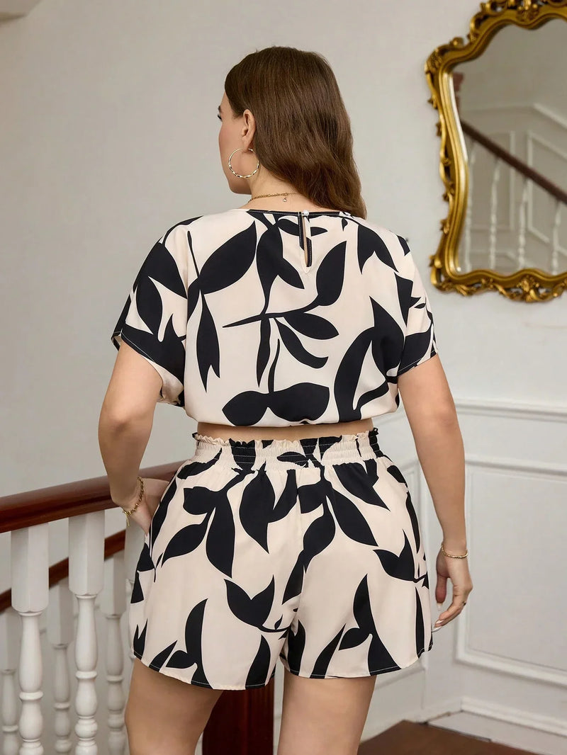 Conjunto Plus Size com Top Estampado e Shorts Fernanda