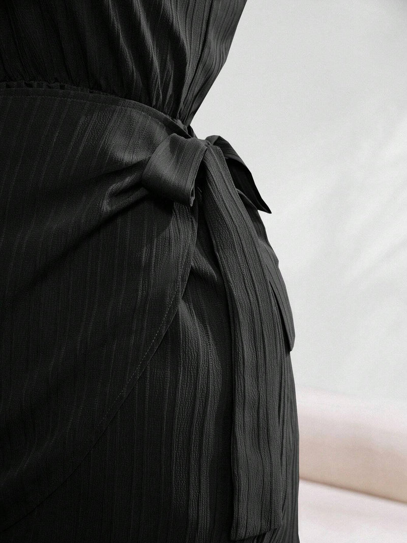 Macaquinho de Gola Alta com Amarração Elizabette