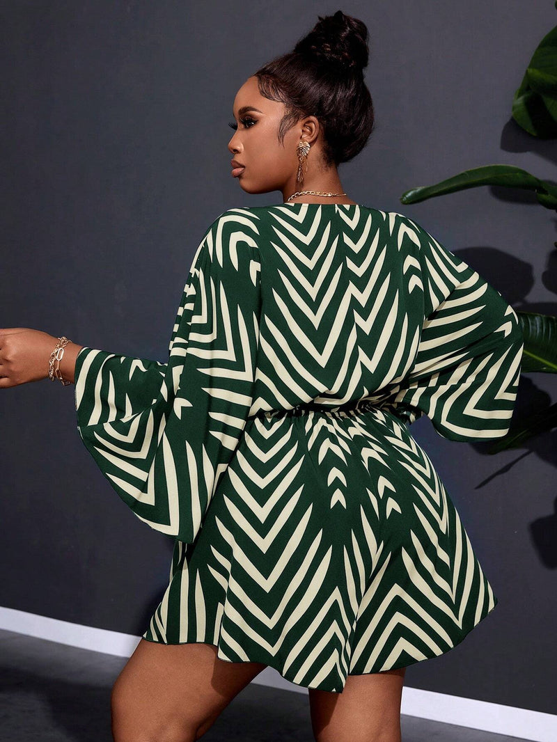 Macaquinho Casual Estampado com Gola V Raquel