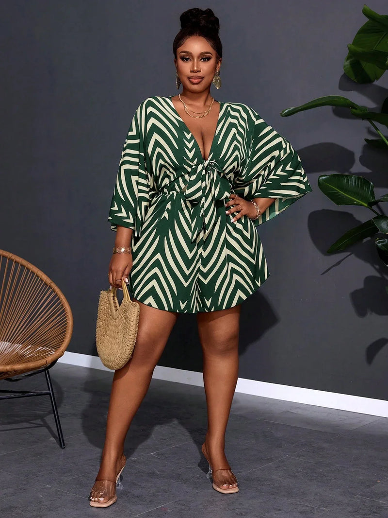 Macaquinho Casual Estampado com Gola V Raquel